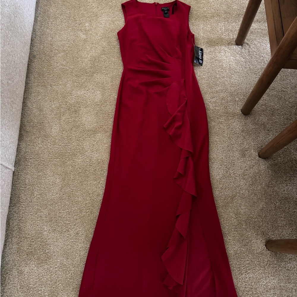 Elegant Red Sleeveless Dress